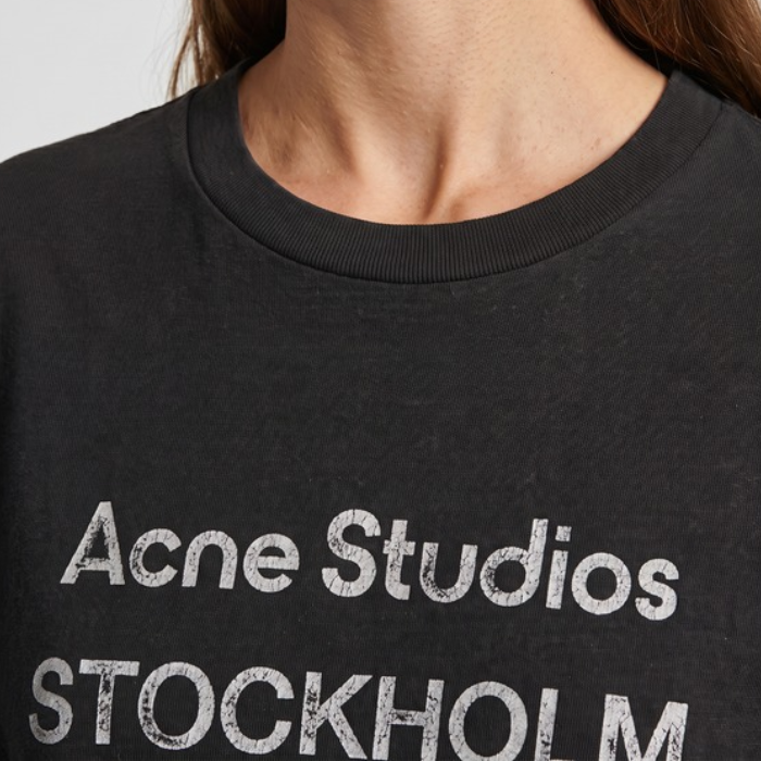Stockholm Long-Sleeve T-shirt